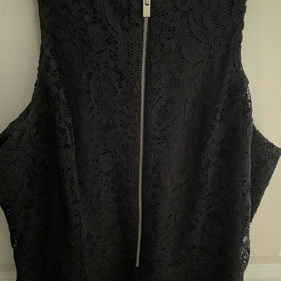 Express, size 6, lace dress with front zip detail - Picture 2 of 4